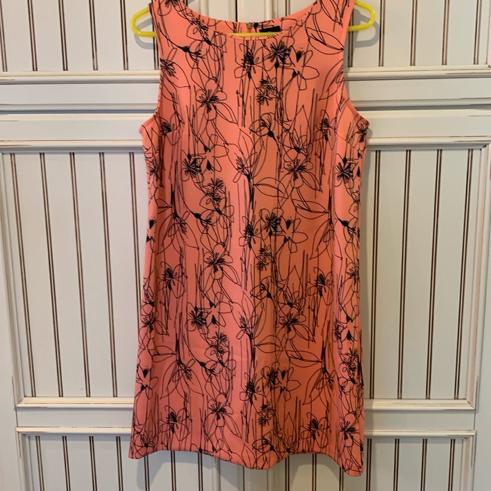 Worthington sleeveless dress size large salmon, color with black flower print